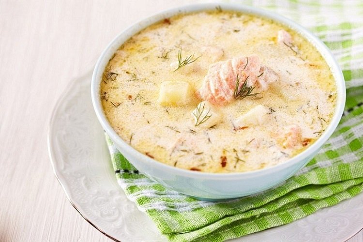 Ukha au poisson rouge et fromage à la crème