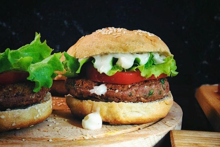 Hamburger de légumes sans viande - Recette comment faire à la maison
