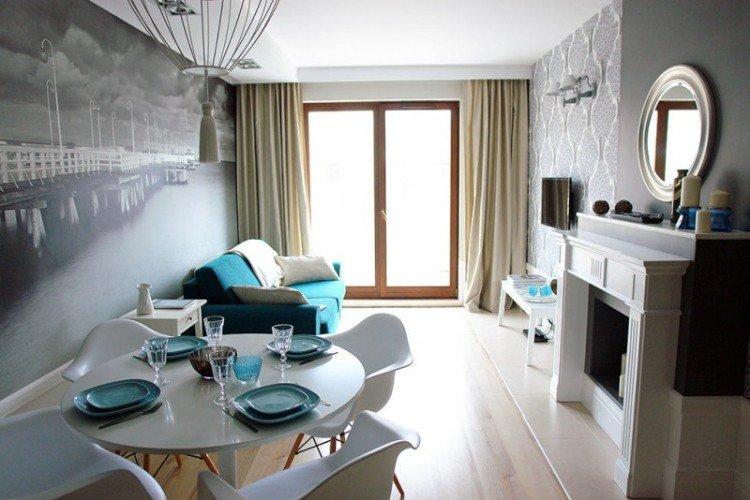 Salon avec cheminée dans un style moderne - photo de design d'intérieur