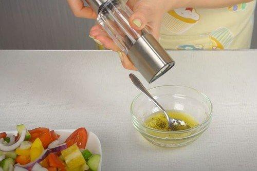 Salade grecque - une recette classique étape par étape