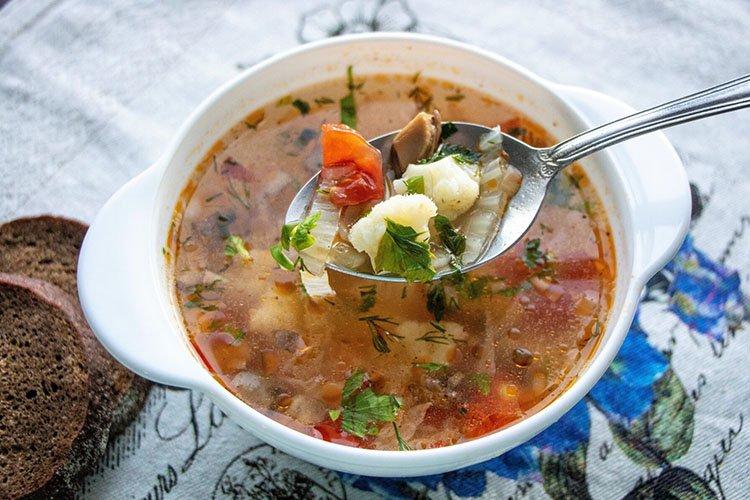 Soupe de champignons aux champignons et pâtes - recettes
