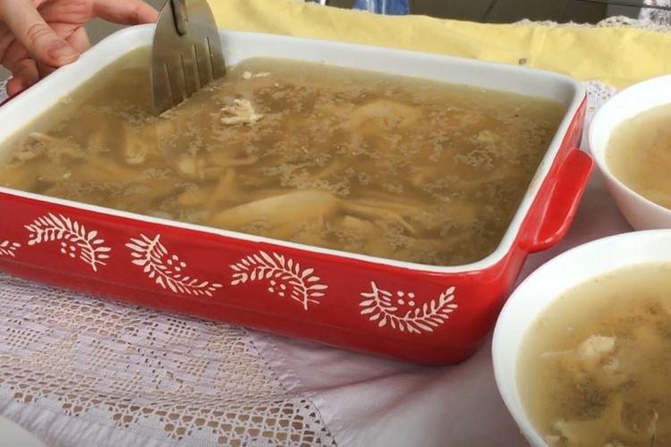 Aspic de poulet - une recette classique étape par étape avec une photo