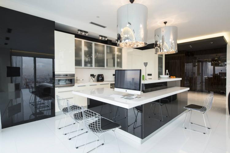 Intérieur d'un appartement dans la tour Petersburg, Moscow-City