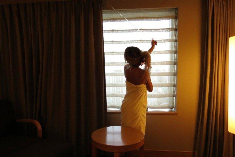 Fermez les rideaux et ouvrez la fenêtre - Comment s'endormir rapidement en 1 minute