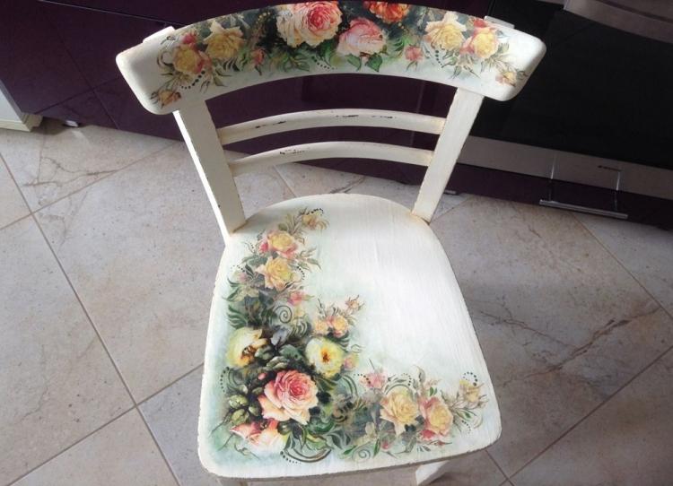 Decoupage - Comment mettre à jour de vieilles chaises
