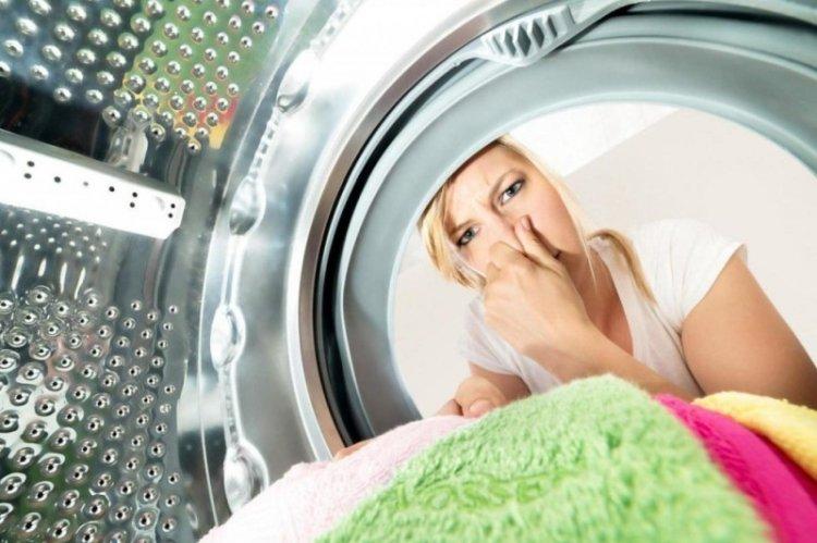 Comment se débarrasser de l'odeur dans la machine à laver