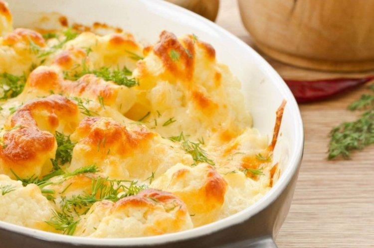 Chou-fleur sous un manteau de fromage - Comment cuisiner des recettes de chou-fleur