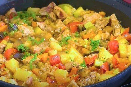 Ragoût de légumes multicolores au porc - recettes étape par étape
