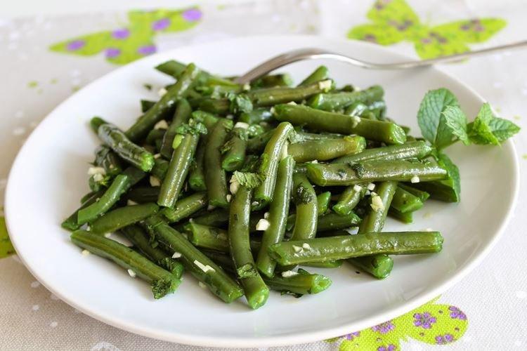 Salade d'asperges et de flèches à l'ail - Comment faire cuire des flèches à l'ail rapidement et délicieusement