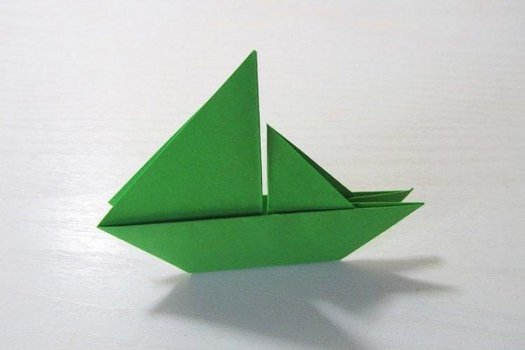 Voilier en papier bricolage