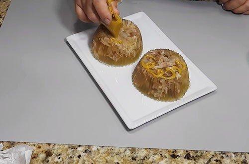 Comment faire cuire de la viande en gelée - une recette classique étape par étape