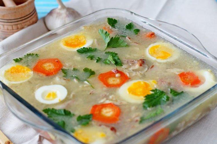 Comment faire cuire la viande d'agneau en gelée - recettes