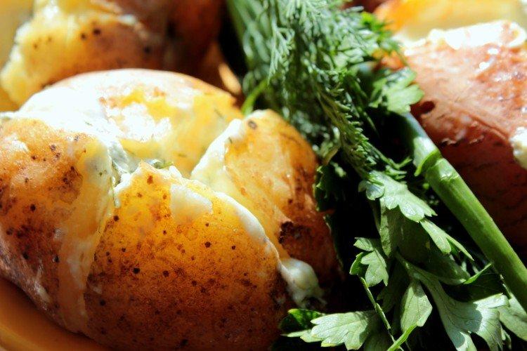 Pommes de terre émiettées au suluguni cuites au four - recettes
