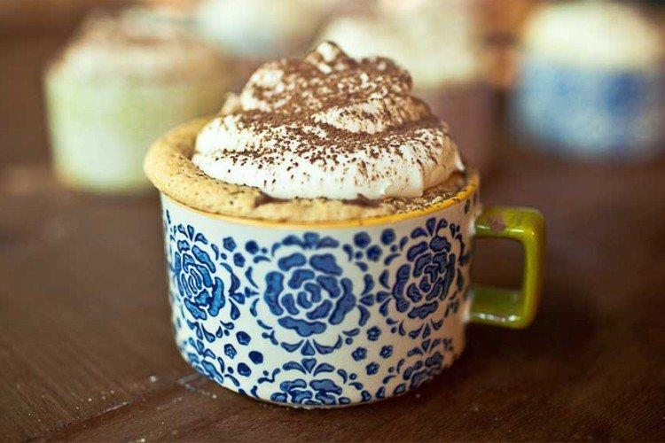 Muffin coco au micro-ondes en 5 minutes dans un mug - recette