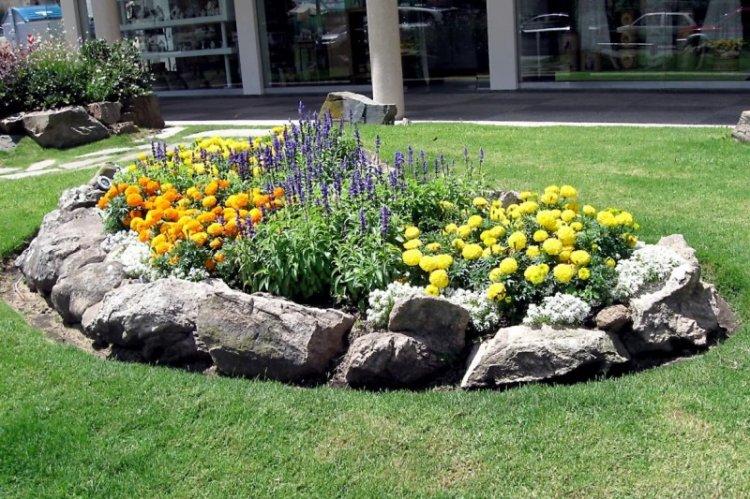 Parterres de pierres de leurs propres mains