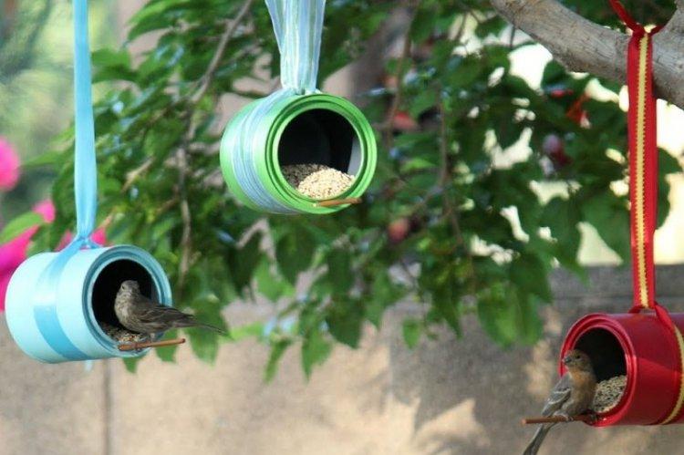 Mangeoires à oiseaux à faire soi-même à partir de canettes