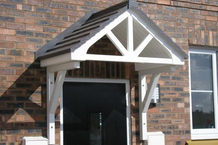 Visière à faire soi-même au-dessus du porche - idées de photos