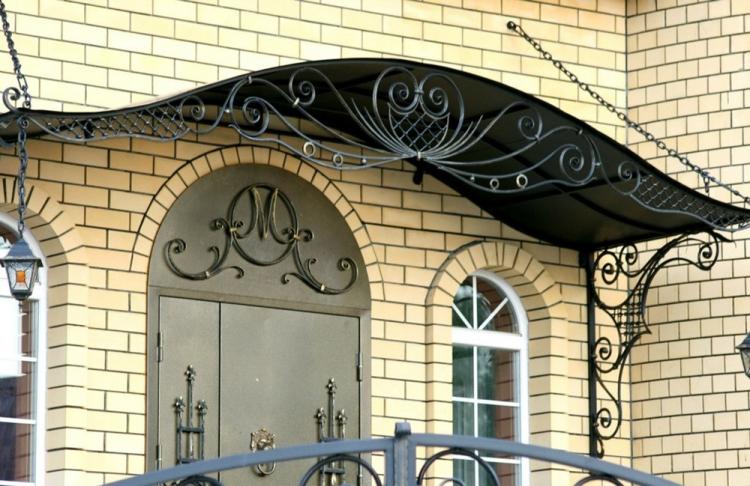 Visière à faire soi-même au-dessus du porche - idées de photos