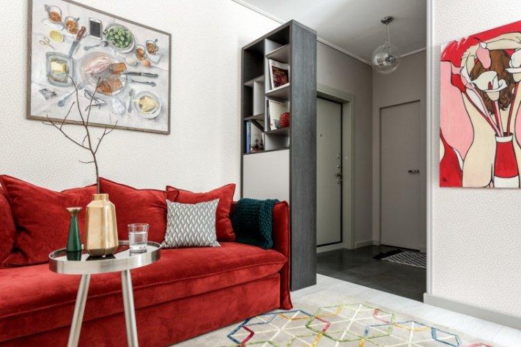 Couleur rouge à l'intérieur du salon - photo