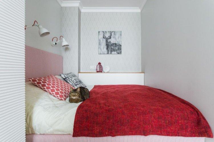 Couleur rouge à l'intérieur de la chambre - photo