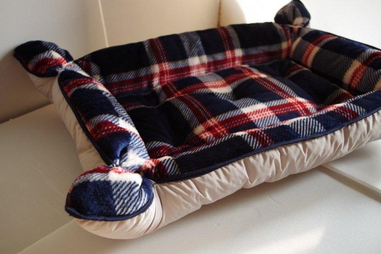 Lit de chat à faire soi-même à partir d'une vieille couverture ou d'un oreiller