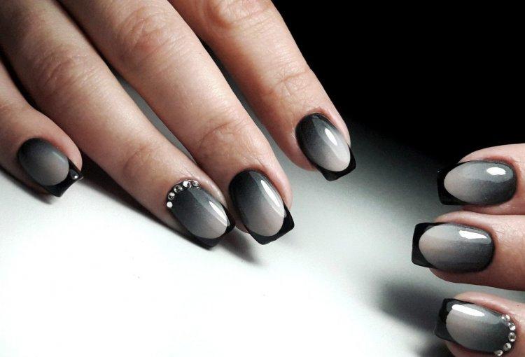 Français 2020 avec un dégradé - photo de manucure