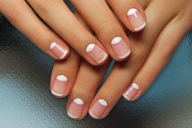 Français pour les ongles courts 2020 - photo de manucure