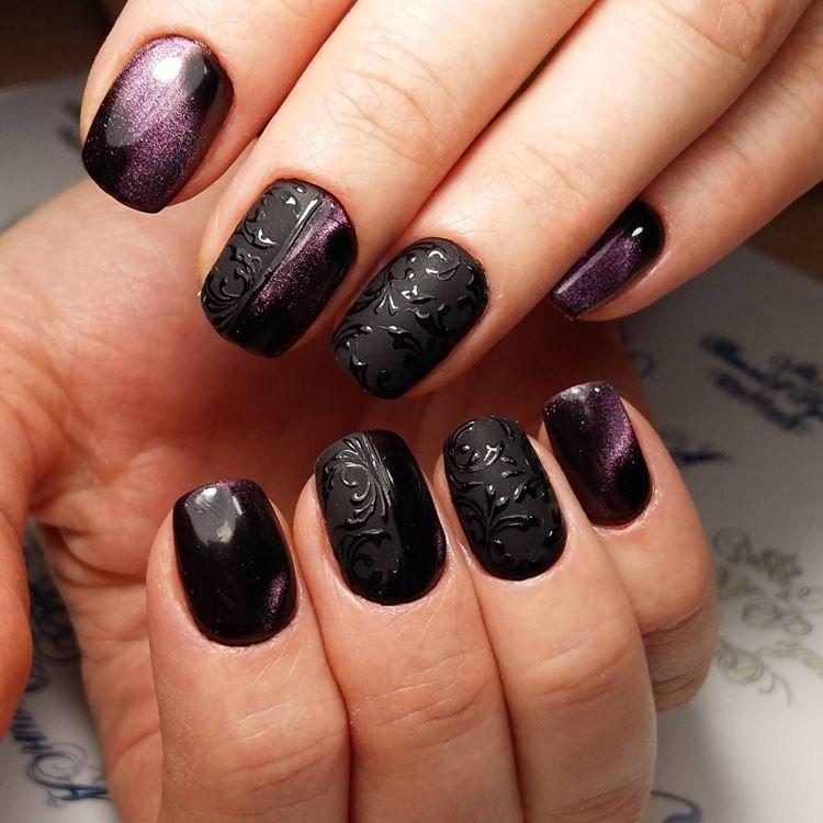 Manucure foncée pour ongles courts 2020