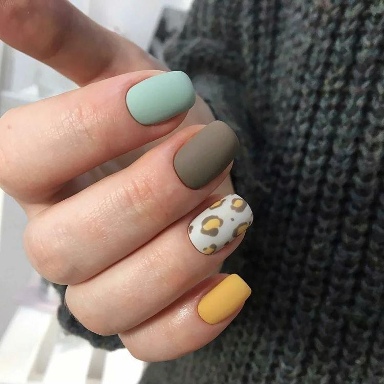 Manucure mate pour ongles courts 2020