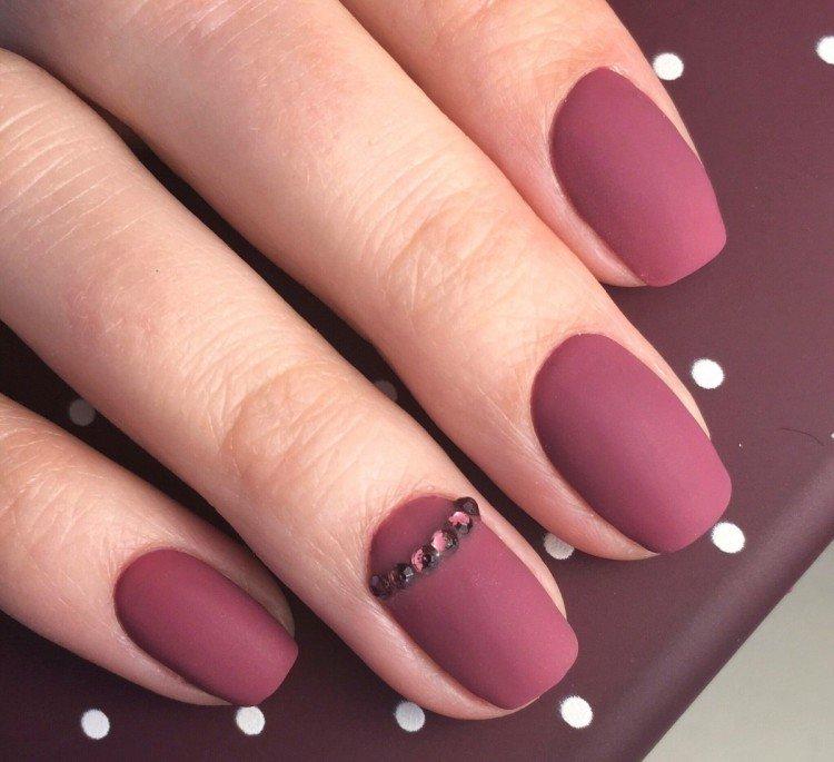 Manucure mate pour ongles courts 2021