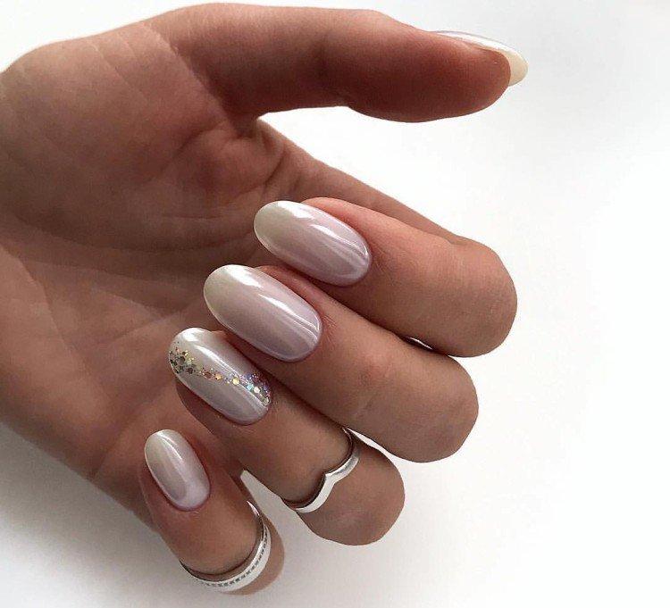 Manucure légère pour ongles courts 2021