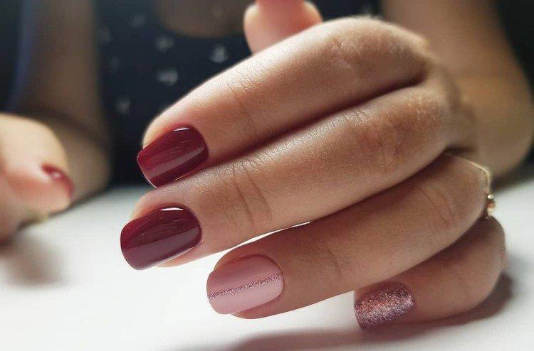 Manucure rouge pour ongles courts 2021