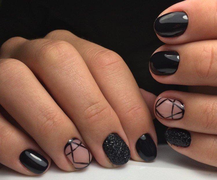 Manucure foncée pour ongles courts 2021