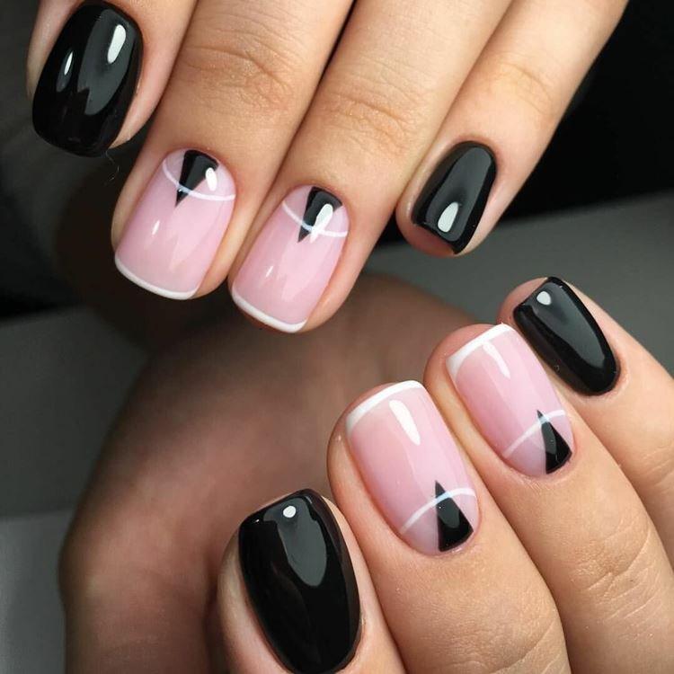 Manucure française pour ongles courts