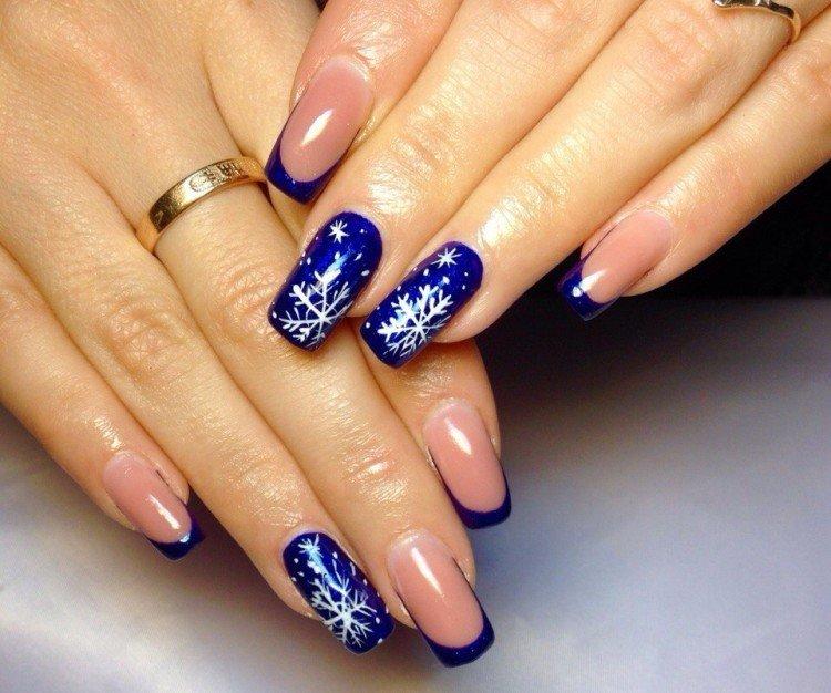 Manucure française pour le nouvel an 2021