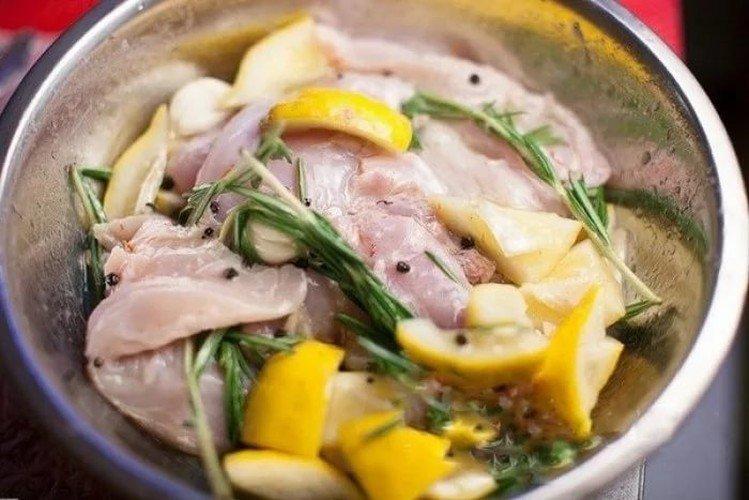 Marinade de poulet au romarin et thym au four - recettes