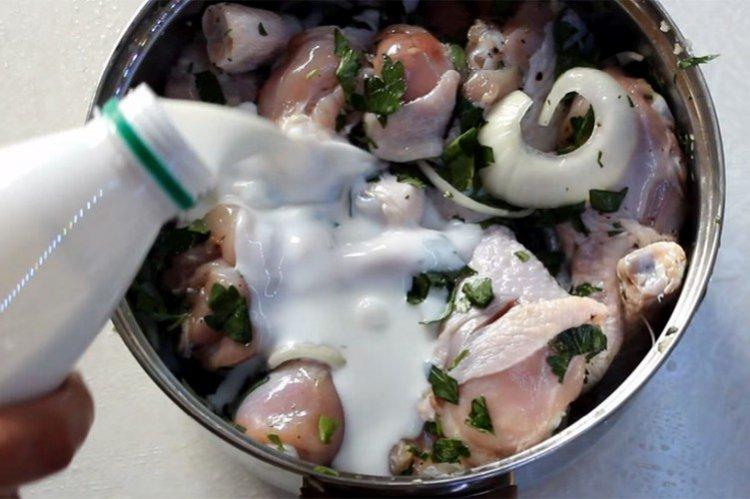 Marinade pour barbecue de poulet au kéfir - recettes