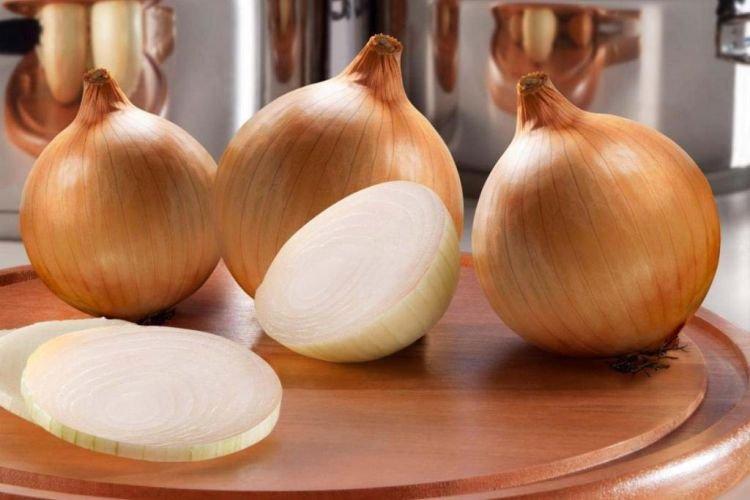 Masque de croissance des cheveux aux oignons et au miel - à la maison