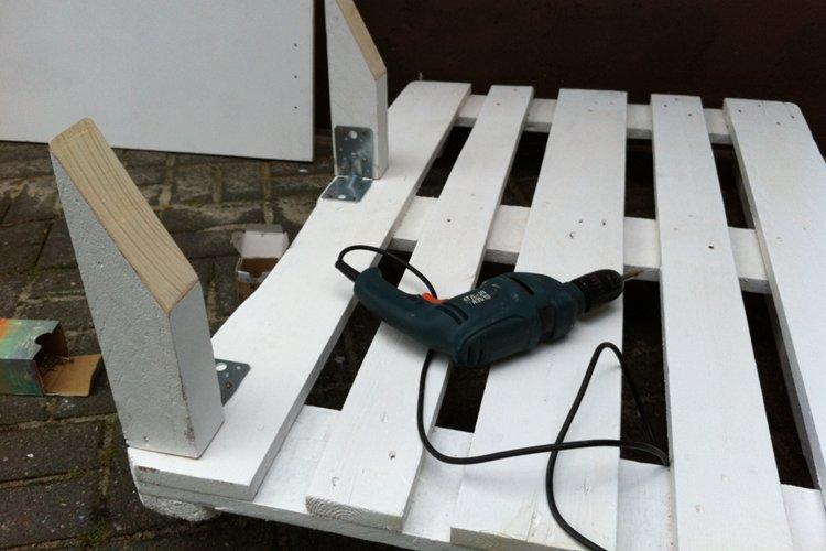 Comment attacher des palettes ensemble pour les meubles