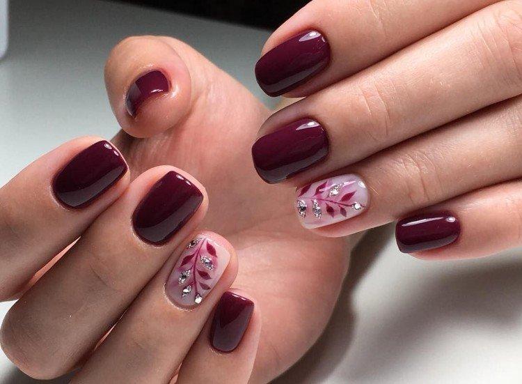 Nuance de vin - Couleurs à la mode de la manucure 2019-2020