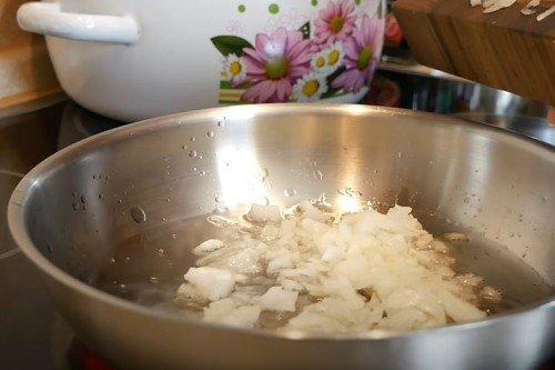 Carottes coréennes aux herbes à la maison - une recette étape par étape