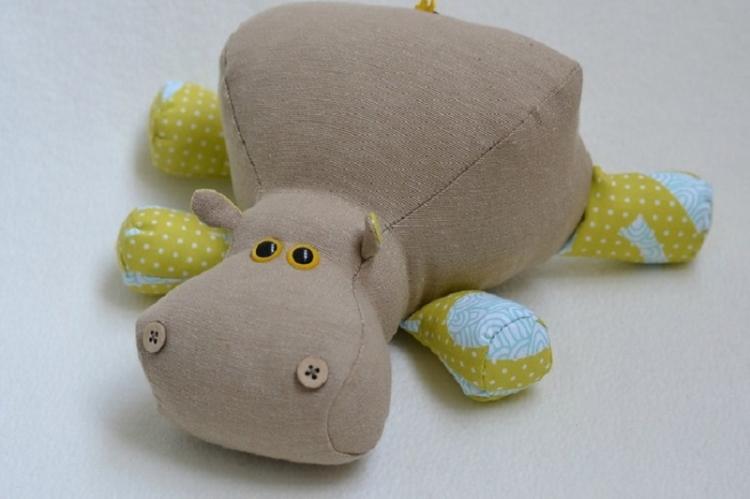 Bébé hippopotame - Bricolage peluches
