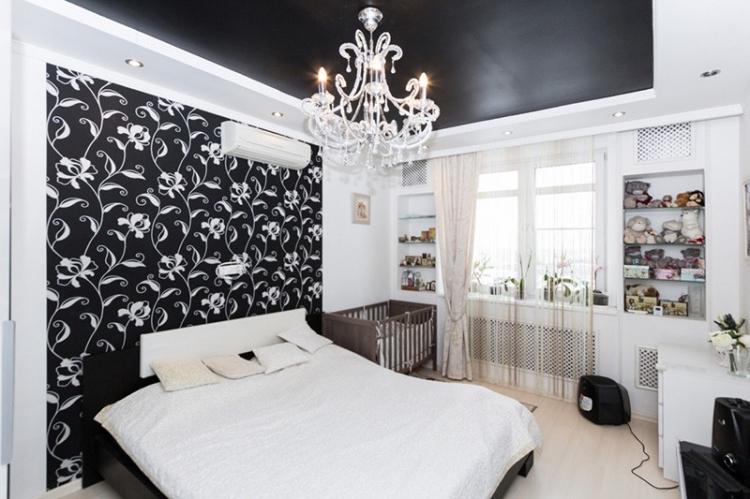 Plafonds tendus en satin dans la chambre