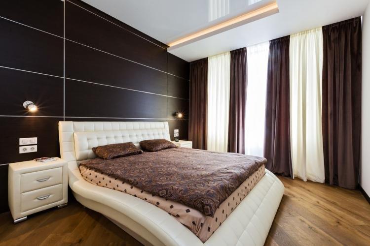 Plafonds tendus sur deux niveaux dans la chambre