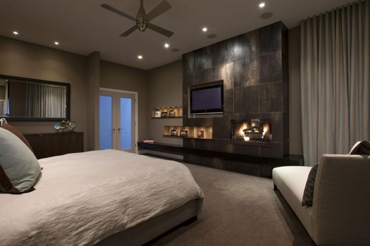 Niche en plaques de plâtre pour TV dans la chambre