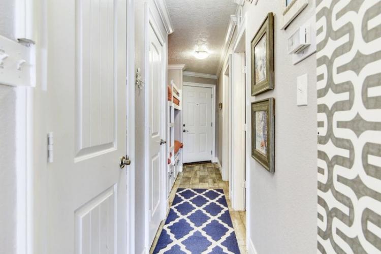 Blanc - Couleur de papier peint pour le couloir