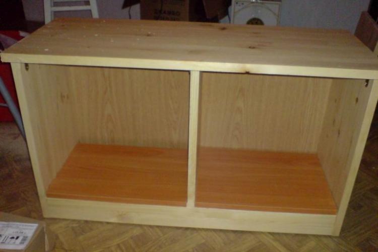 Étagère à chaussures à faire soi-même dans le couloir