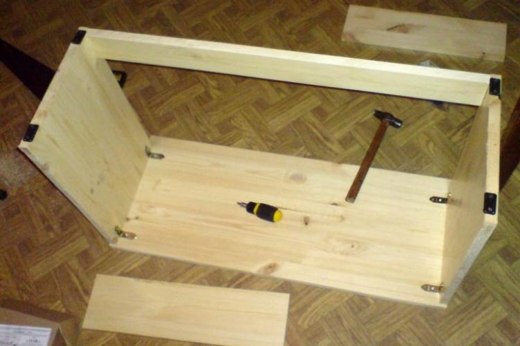 Étagère à chaussures à faire soi-même dans le couloir