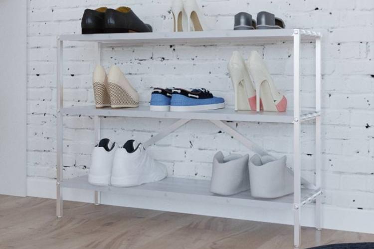 Étagère à chaussures à faire soi-même dans le couloir à partir d'un profilé métallique