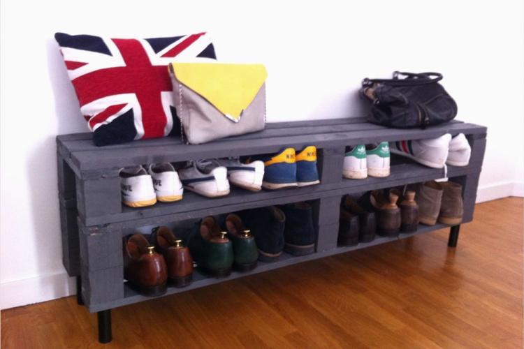 Étagère à chaussures à faire soi-même dans le couloir à partir de palettes